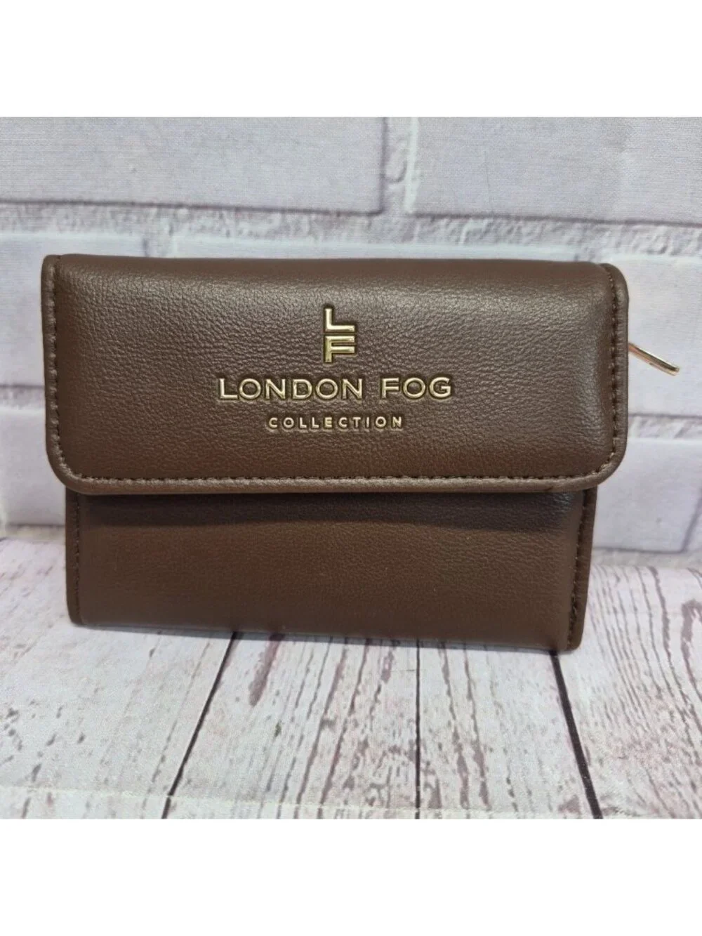 London Fog Pebble‎ Brown  Wallet Organizer~ Card Slots, Zippered Snap